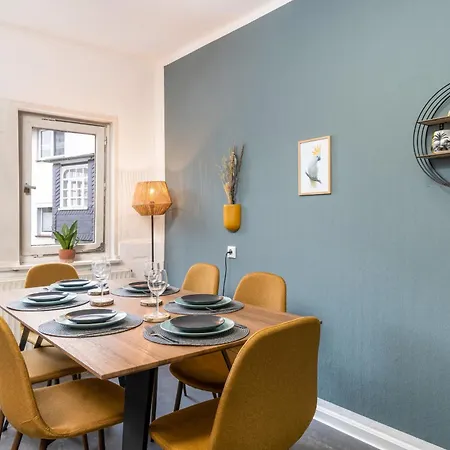 Kamingo - 2 Apartments, Zentral Mit Gemeinsamer Terrasse, Max 12 Pers