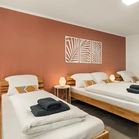 Kamingo - 2 Apartments, Zentral Mit Gemeinsamer Terrasse, Max 12 Pers * Frankenberg an der Eder