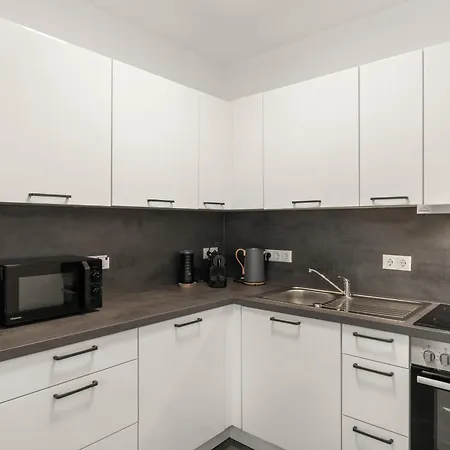 Kamingo - 2 Apartments, Zentral Mit Gemeinsamer Terrasse, Max 12 Pers בית נופש *