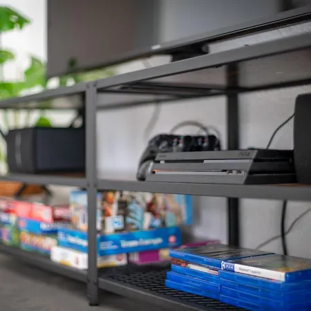 Kamingo - 2 Apartments, Zentral Mit Gemeinsamer Terrasse, Max 12 Pers *