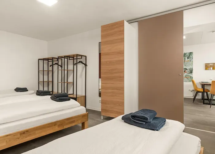 Kamingo - 2 Apartments, Zentral Mit Gemeinsamer Terrasse, Max 12 Pers